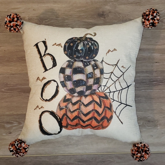 Halloween accent pillow cover with pom poms - Picture 2 of 7